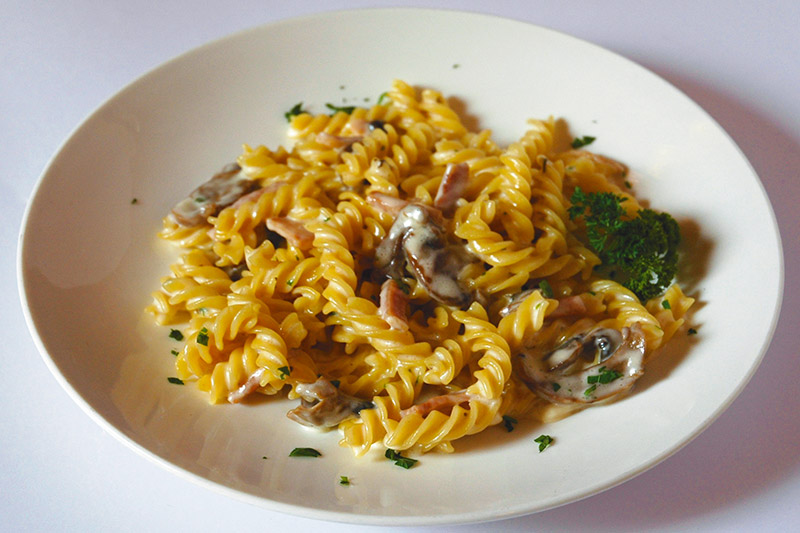 Fusilli prosciutto e funghi